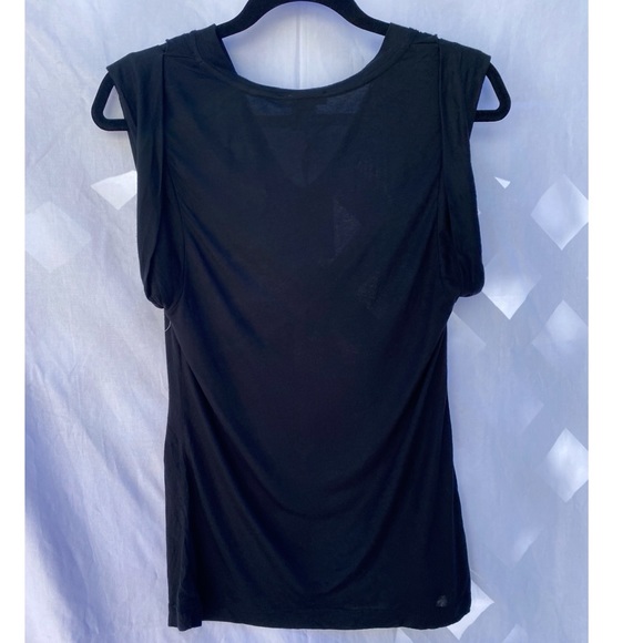 Trouve Cap Sleeve V-neck Black Shirt - Picture 4 of 7